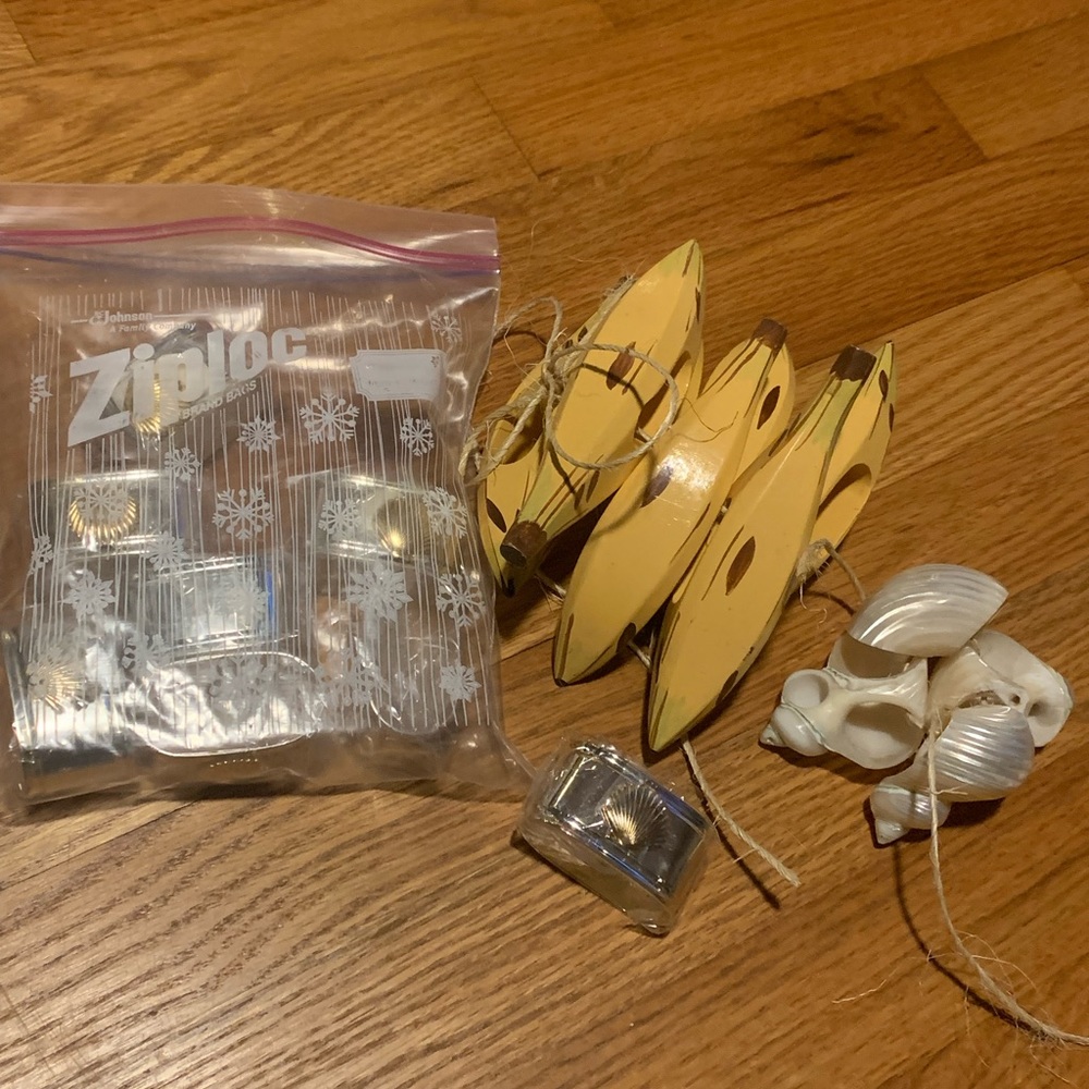 Vintage fun napkin ring bundle! Wooden bananas + shells + more!